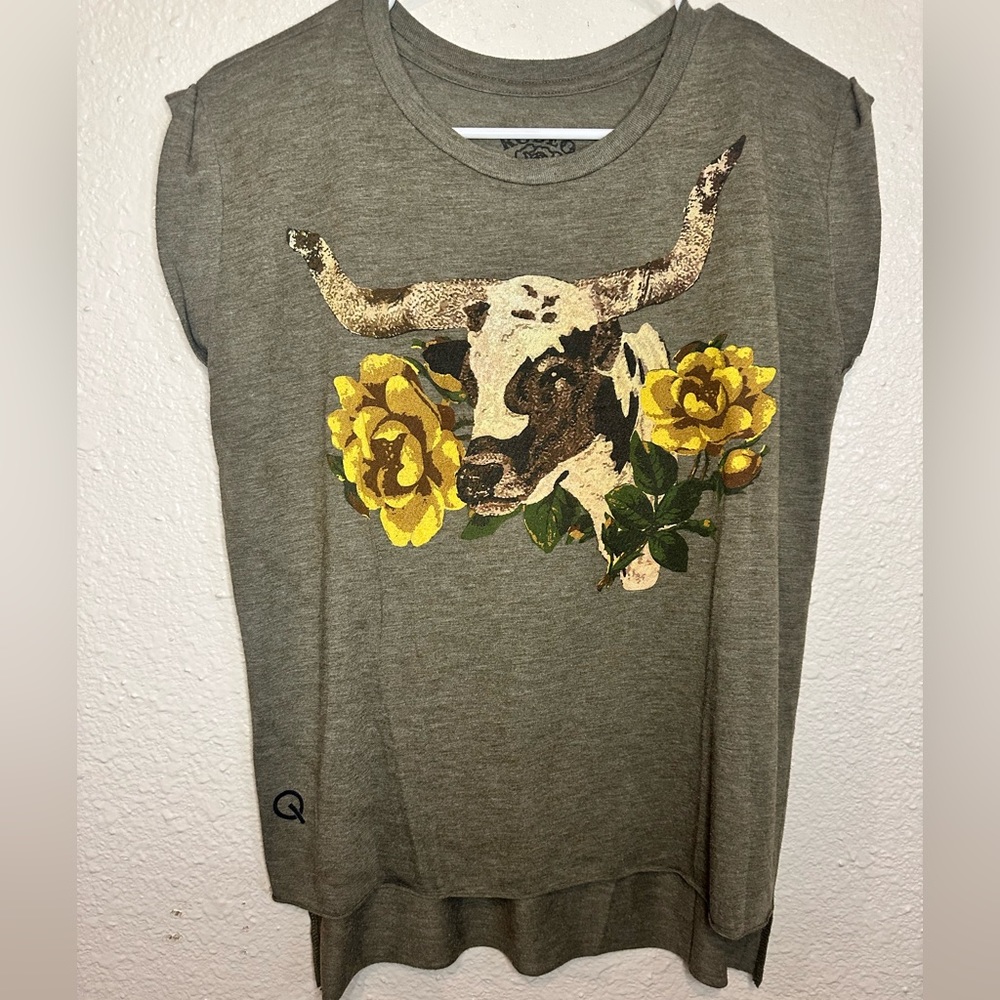 Rodeo Quincy short sleeve women’s blouse, size medium. New. Hunter green